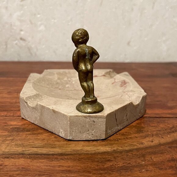 VTG Stone Marble Ashtray with Brass Bruxelles Brussels Cherub Boy Peeing Statue - Picture 5 of 10